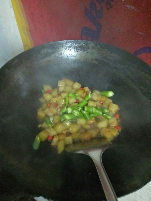 烧瓜怎么烧着吃,简单美味的一锅好菜