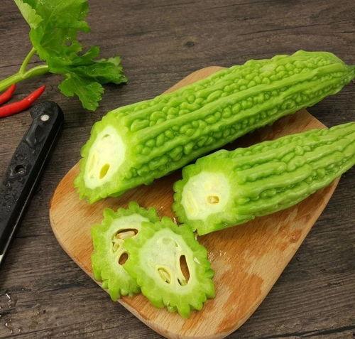 潼潼纯吃瓜